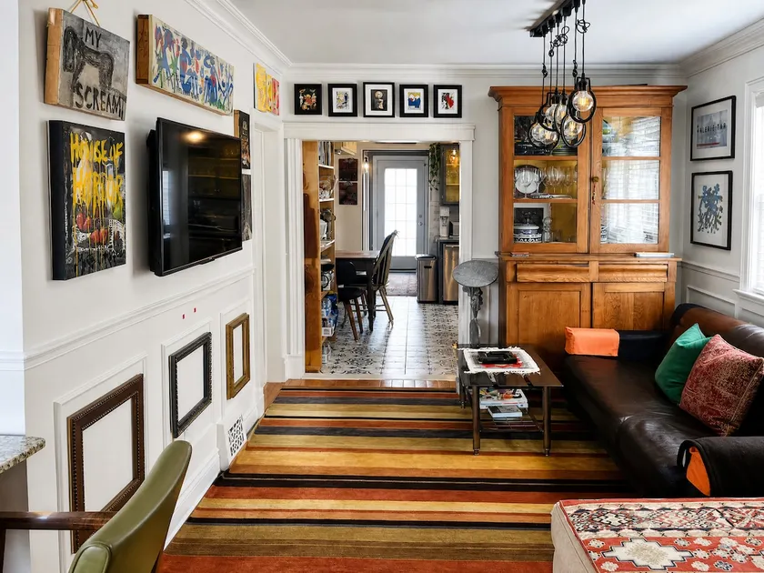 Arthouse, Designer 1-Bedroom with Office/ Backyard - Image 1