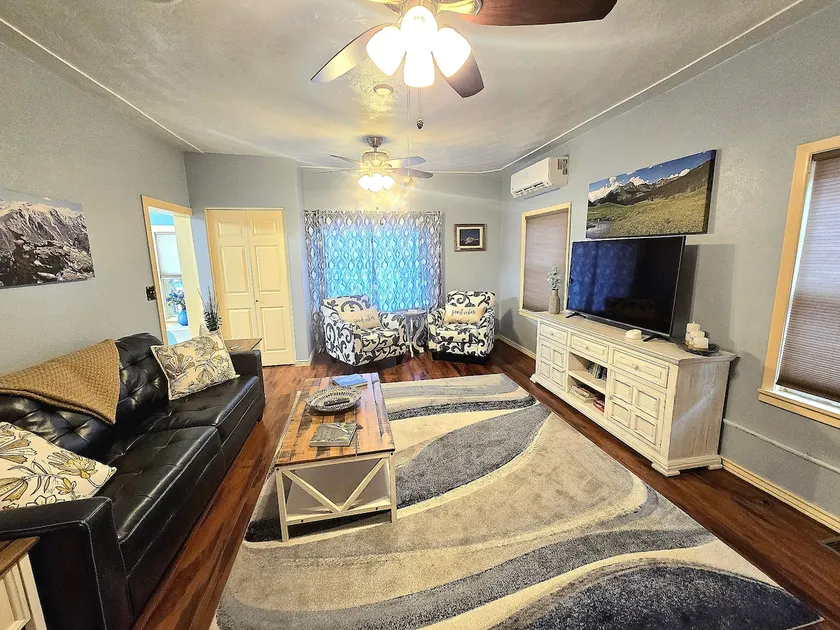 ❤️ Of Lyons 1 Bedroom 1 Bath - Image 1