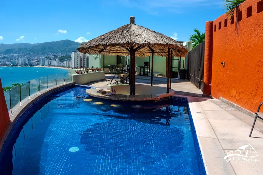 3 Sunsets, Pet Friendly Ocean View in Brisas - Image 1