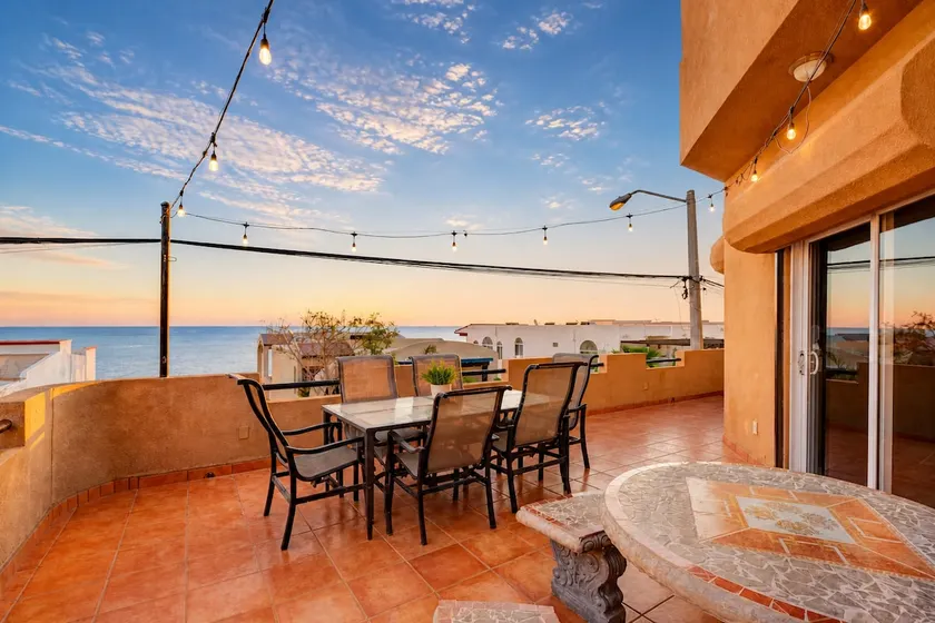 1 Min Walk to Beach Spacious Luxury Family Villa - Image 1