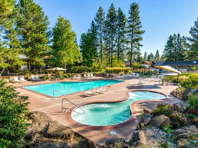 Beautiful Resort Condo- Pool, Hot Tub, Hiking, Ski - Image 1
