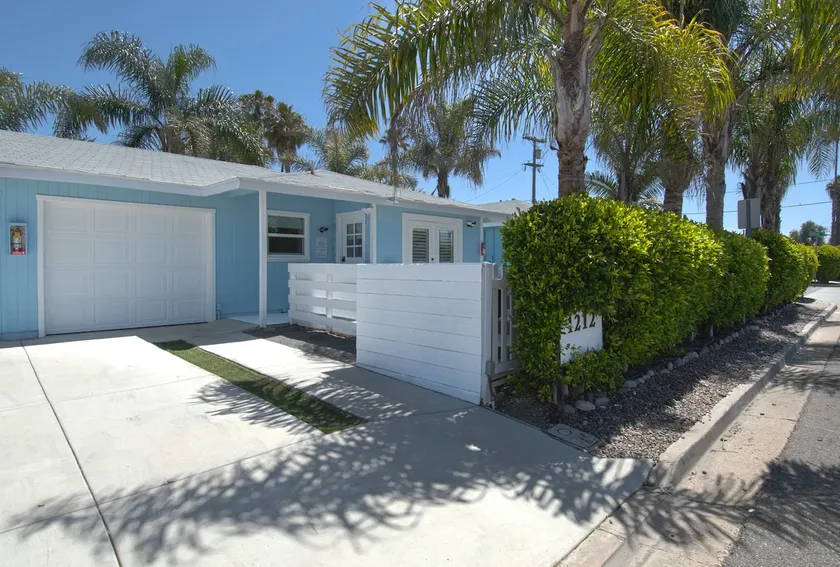 SHORE BREAK HOUSE Where Turf Meets Surf! NFLTicket - Image 1