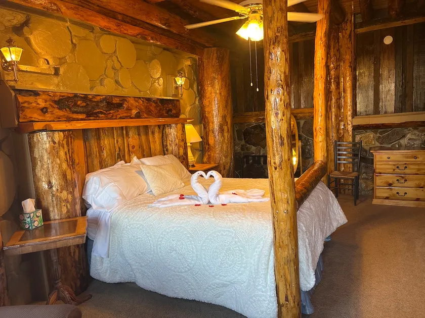 Romantic. Spacious, Mountain View - Image 1