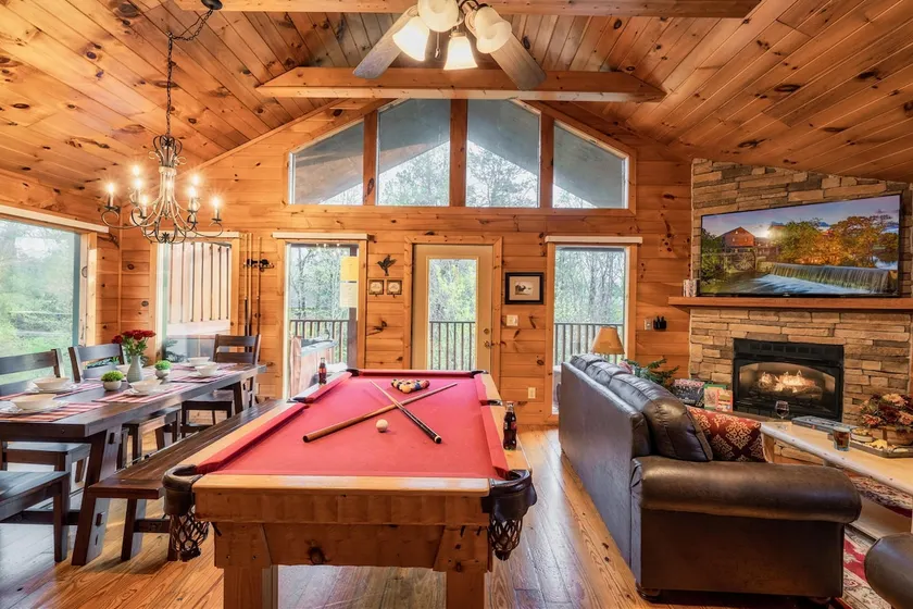 Private-Couples Cabin-Dollywood-No SteepRd-King Bd - Image 1