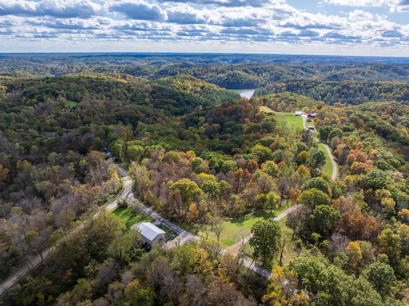 Bike Friendly Hot Tub Retreat Near Strouds Run|OU - Image 1