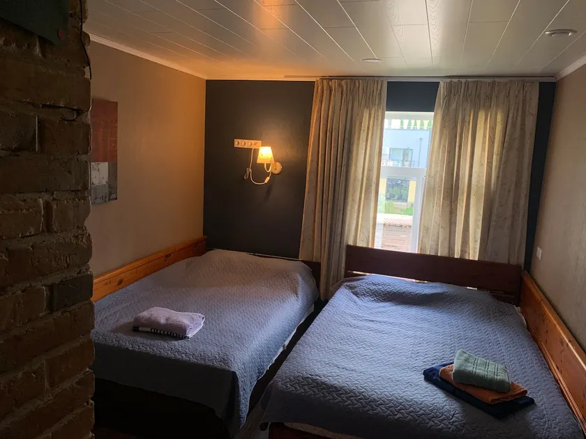 D8 - 1 bedroom, 2 beds, kitchenette, free wifi! - Image 1