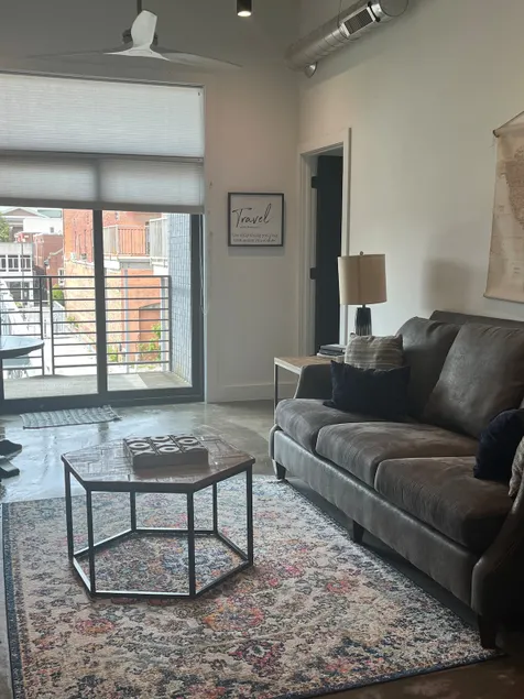 Top Tier Tranquility - Downtown Lux Living 2BR - Image 1