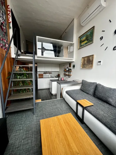 1 bedroom loft apartment - Image 1
