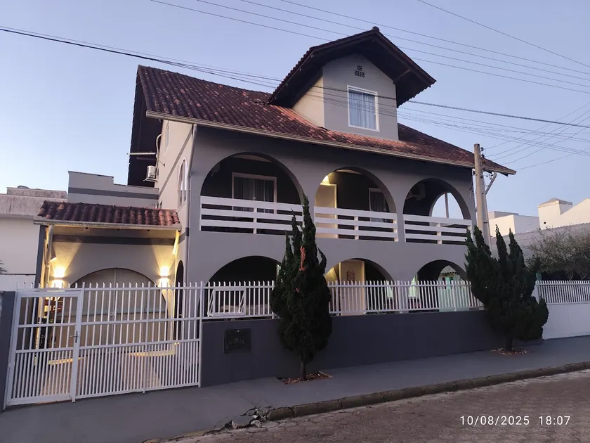 Large house with swimming pool by the sea in Barra Velha/SC - Image 1