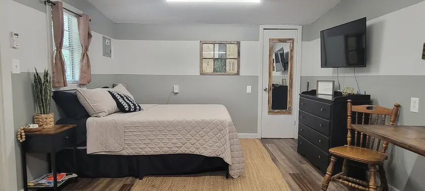 Cozy Convenient Cottage - Image 1