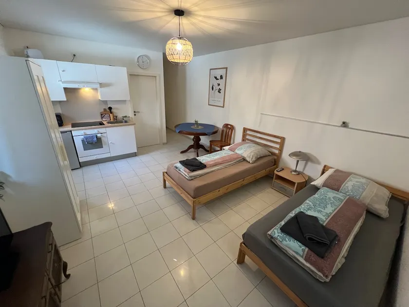 small cottage - Image 1