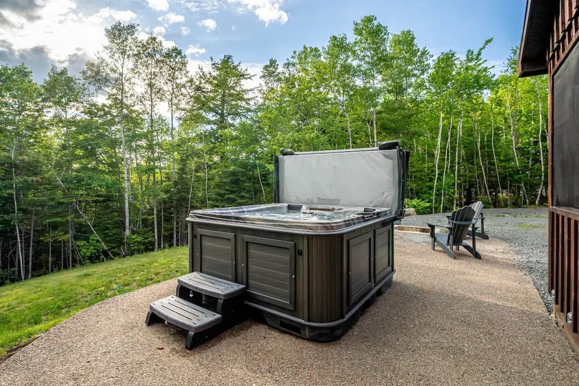 Treeside Retreat with Hot tub - Image 1