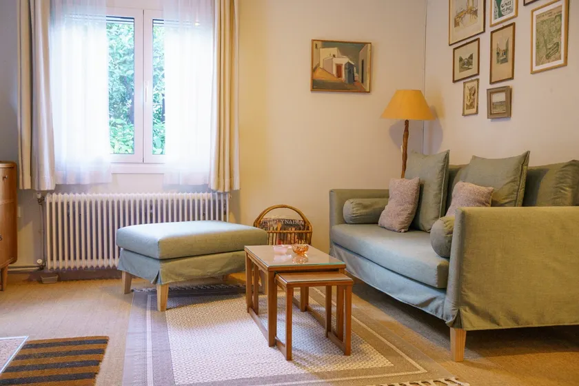 Vintage-style Garden Apartment - Image 1