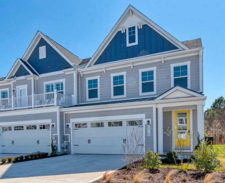 Bayside * 4BR Luxury Townhouse - Image 1