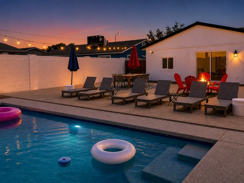 Near Scottsdale/Airport: Pool, Fire Pit, Game Room - Image 1