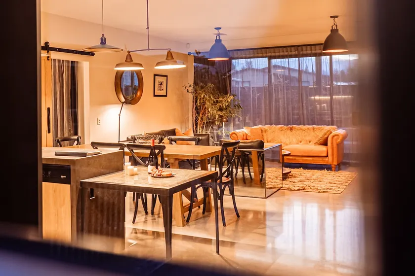 Black Stilt Retreat, STUNNING luxury property - Image 1