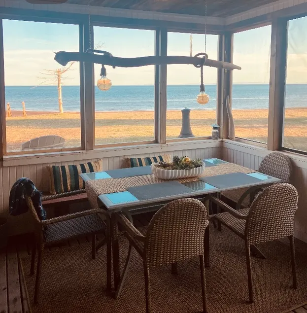 Classic Seaside Cottage - Image 1