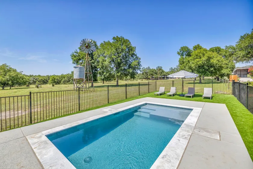 Hill Country Home w Pool, Hot tub & Highland Cows - Image 1