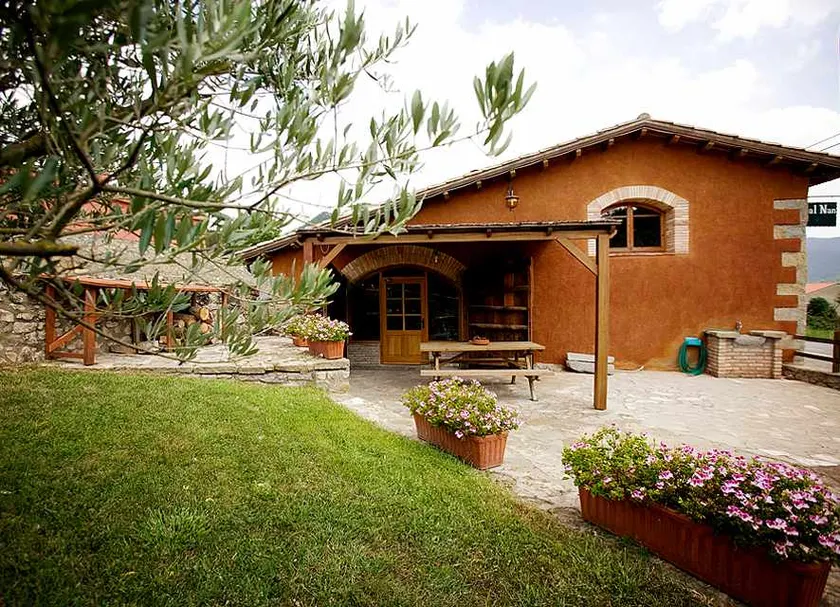 Country house with pool, ideal for families - Image 1