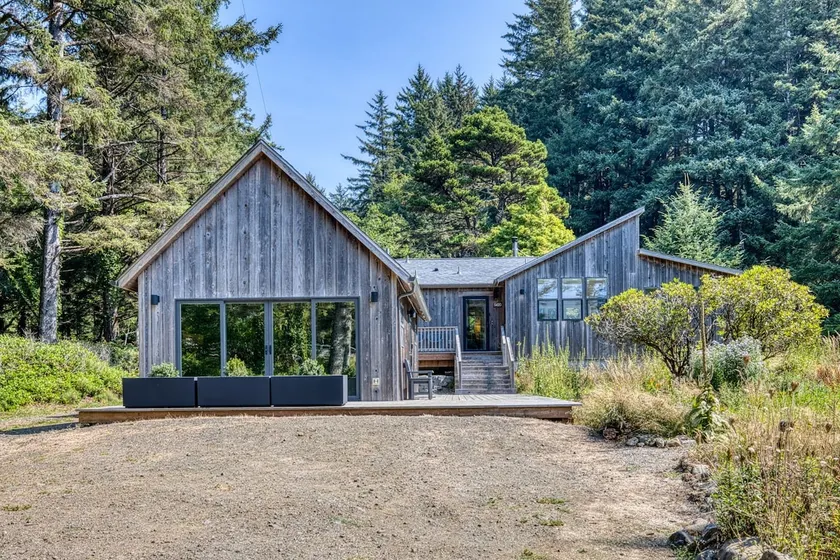 Bob Creek Cabin - across from Bob Creek Beach, Forest, hot tub - Image 1