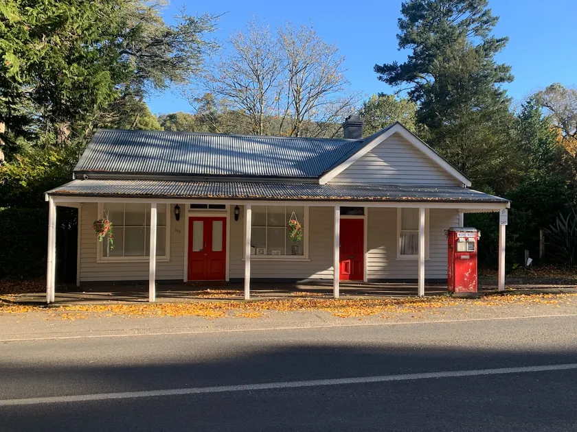 Cottage by the Bowser - Image 1