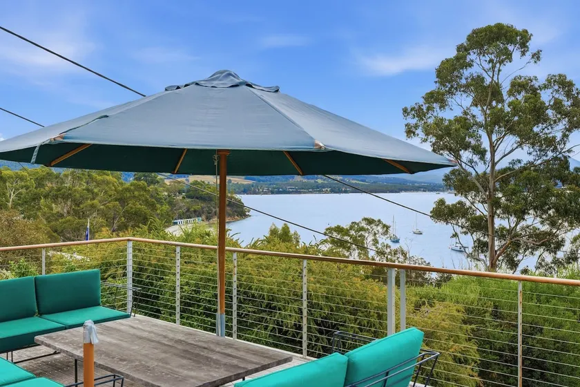 Exquisite Waterfront Oasis Near Bruny Hobart - Image 1