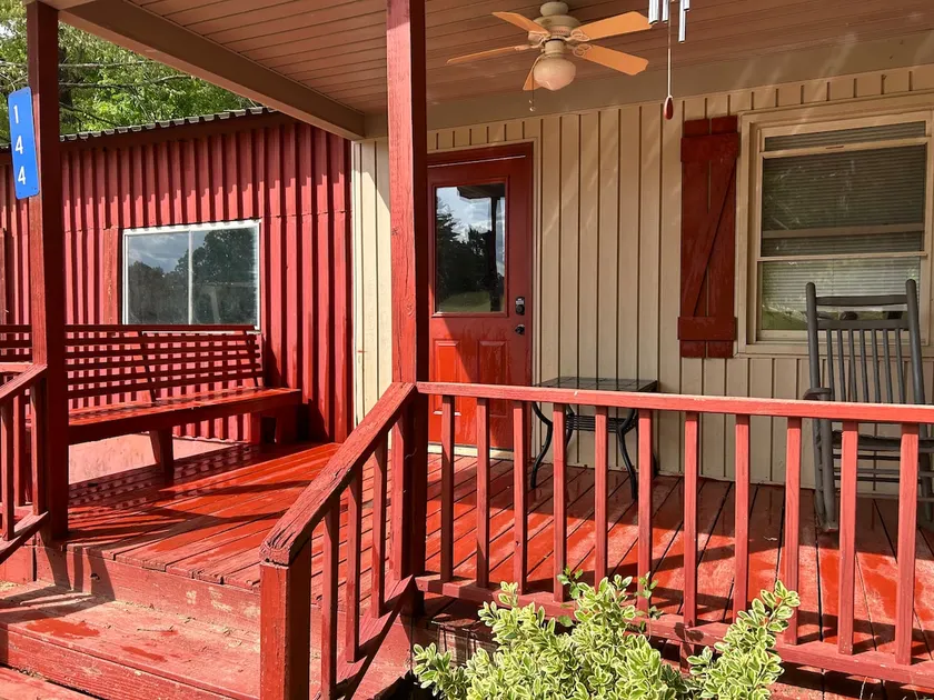 Family Lakehouse - Make Memories Here - Image 1