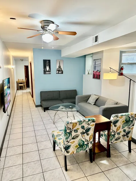 2 BR Apt, close to McCormick, IIT, free parking - Image 1