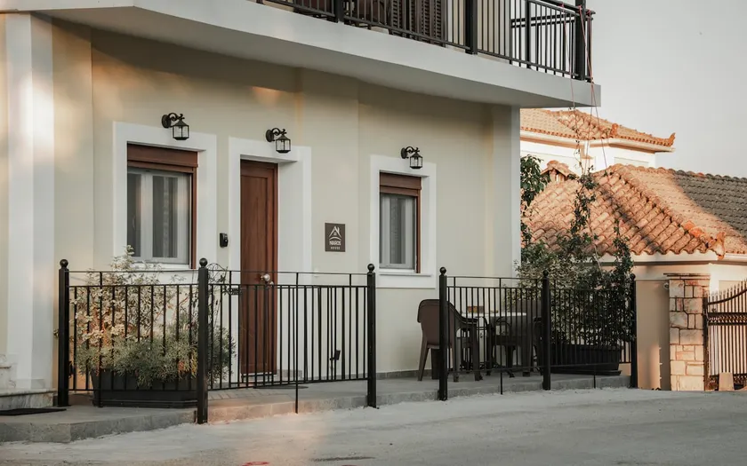 Niaros' House - Image 1