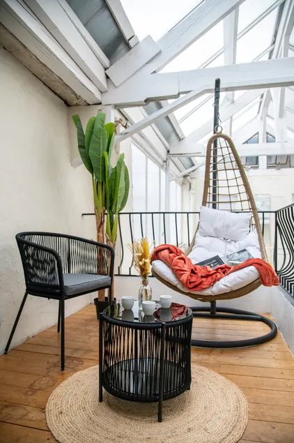 Art Deco loft with glass-roofed terrace & air conditioning - Image 1