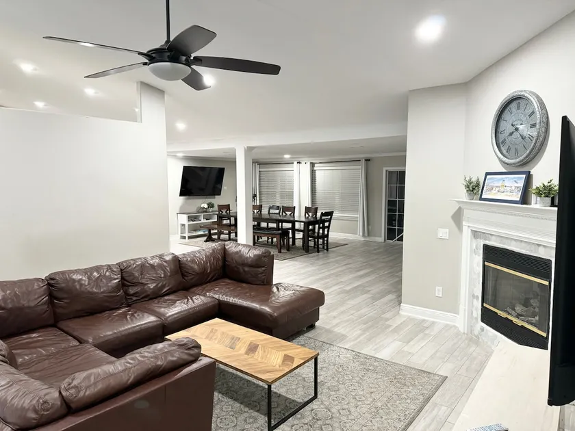 Spacious 6BR Home Perfect for Large Family Getaway - Image 1