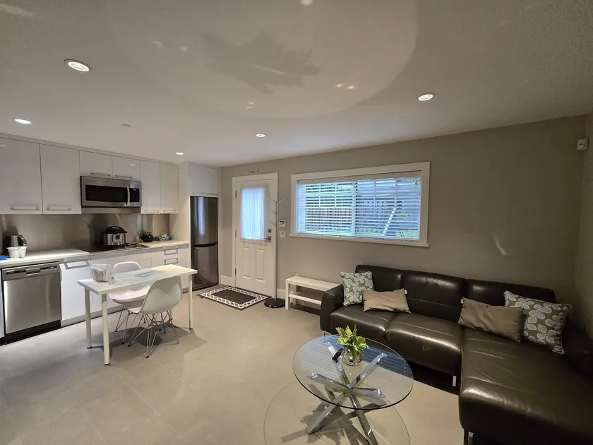 Spacious Modern Private space heart of Kits - Image 1