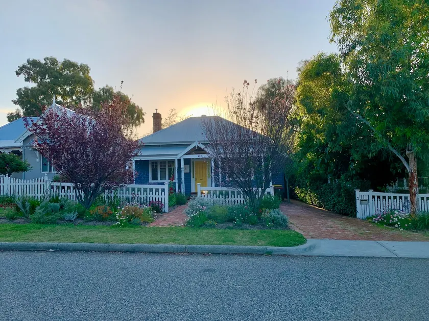 Bassendean Cottage - Image 1