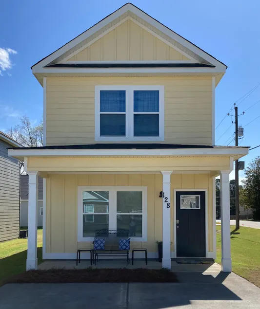Sunny Side of Barbara St. /2 bedroom 2.5 bath HOME - Image 1