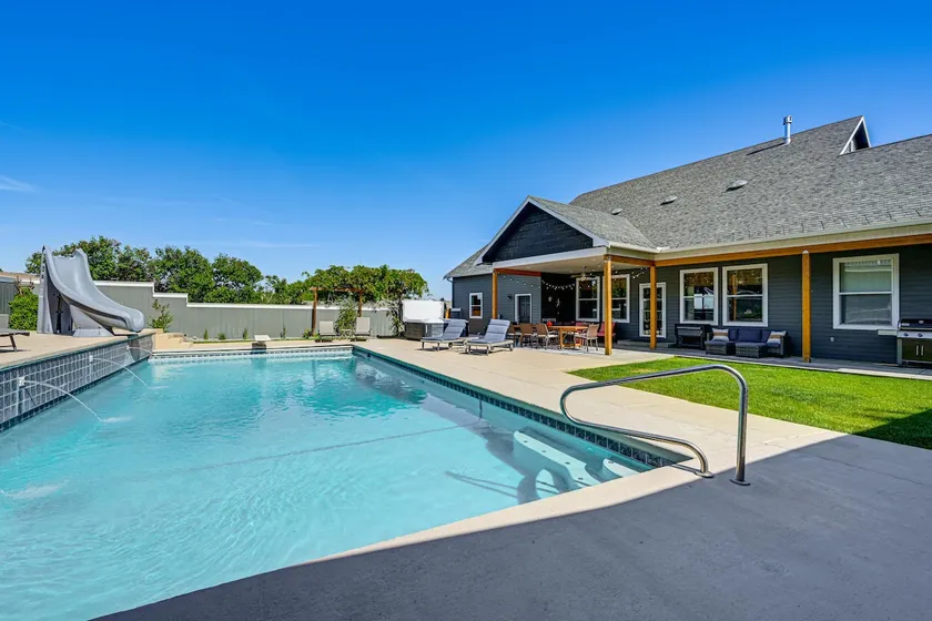 Hot Tub & Seasonal Pool: Remarkable Yakima Getaway - Image 1