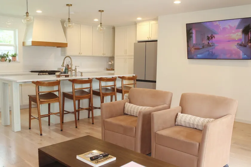 Fair Park & Dos Equis Stay | Luxe Bath | Sleeps 7 - Image 1