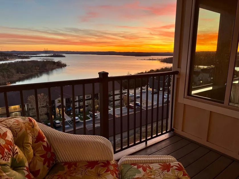 Glamping Table Rock-Branson-Penthouse w/Elevator - Image 1