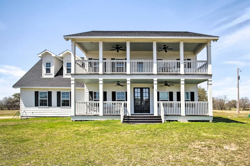 Spacious Texas Getaway w/ Fire Pit & Pond! - Image 1