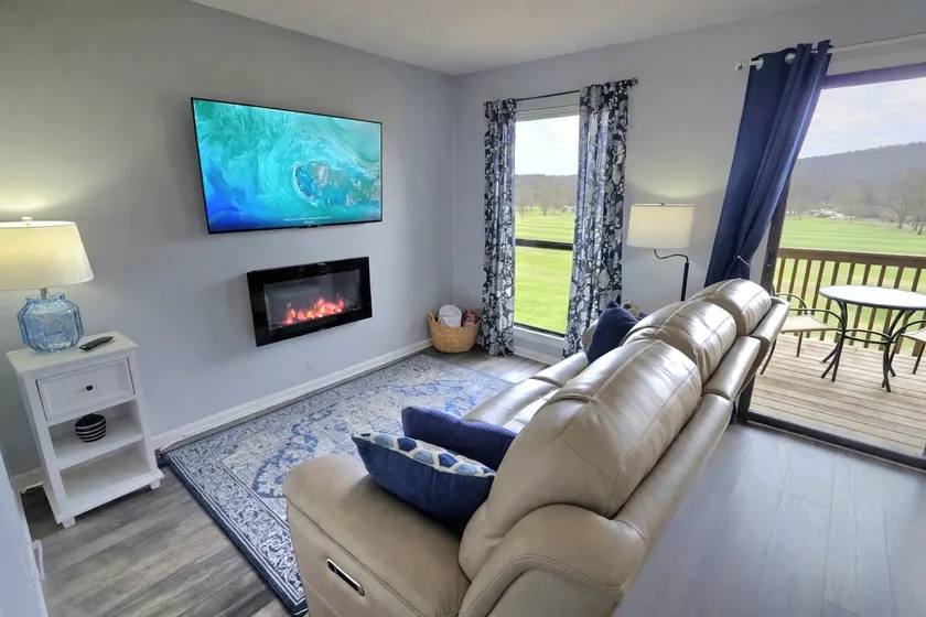 Updated Condo~ In/Outdoor Pool & Hot Tub ~Sleeps 4 - Image 1