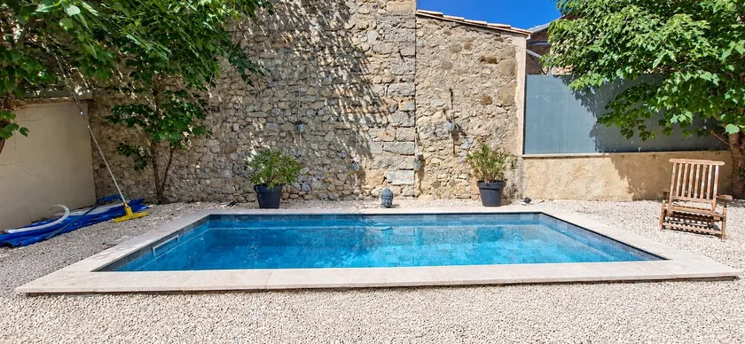Farmhouse with heated pool, private enclosed garden Provence - Image 1
