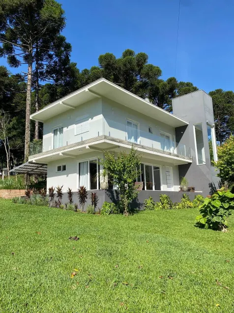 House 17 km from Gramado - 3 Suites - Image 1