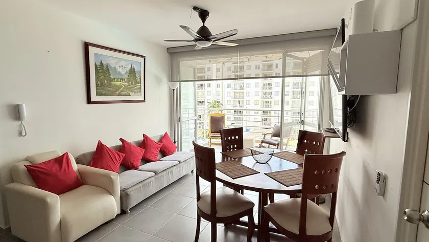 Comfortable and beautiful apartment with pool. - Image 1
