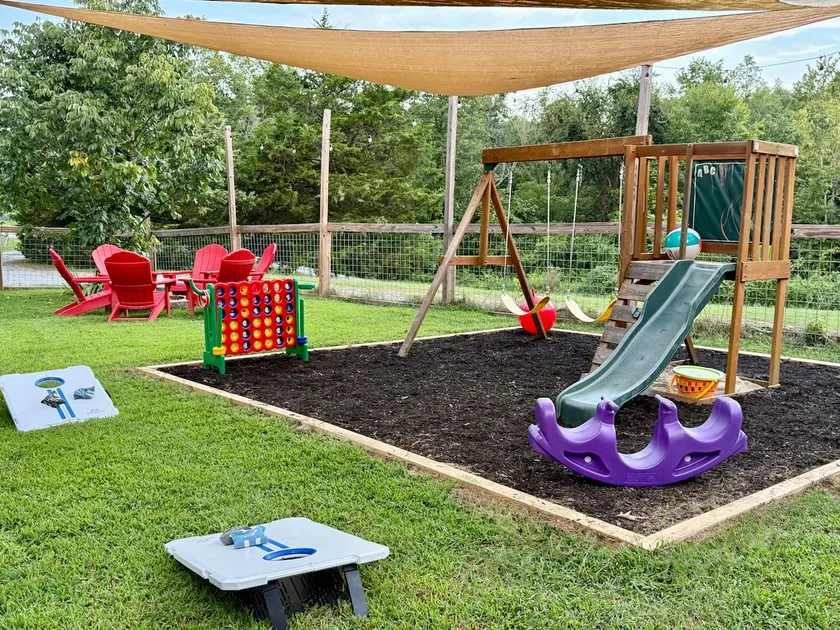 Fenced BigYard+Playground•Toys •HotTub•Arcade•Pets• Private location - Image 1