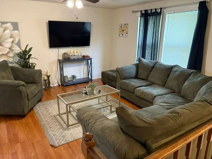 Spacious 4BR - 10 Min to Uptown - Yard - Pets OK - Image 1