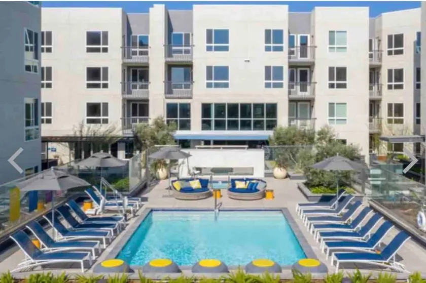 Modern 2BR Glendale condo with pool&gym - Image 1