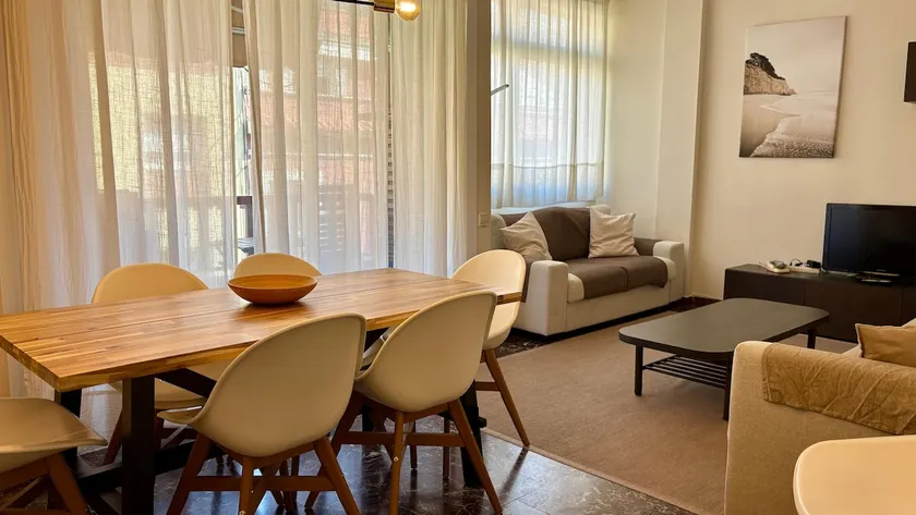 Modern apartment close to the Camp Nou Stadium - Image 1