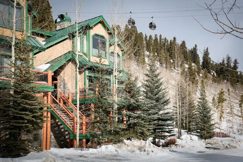 Woods Live Oak Townhome: Cozy, Hot Tub, Under Gondola - Image 1