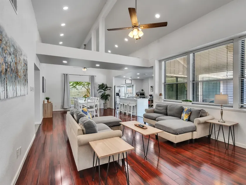 Cheery Home | Upgraded 3BR Home + Office, HTX - Image 1