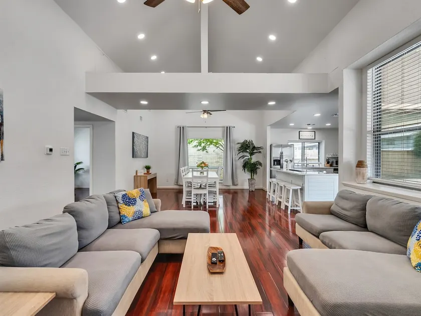 Cheery Home | Upgraded 3BR Home + Office, HTX - Image 1