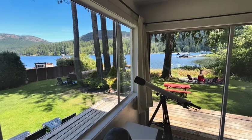 West House! A beautiful lake front home with hot tub and dock. - Image 1